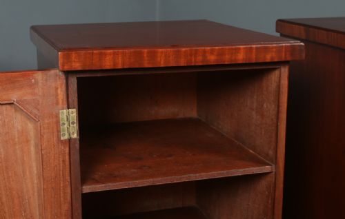 ANTIQUE ENGLISH LARGE PAIR OF GEORGIAN REGENCY FIGURED MAHOGANY PEDESTAL CABINETS CUPBOARDS BEDSIDES STANDS CIRCA 1820 - ADDITIONAL PHOTO 19