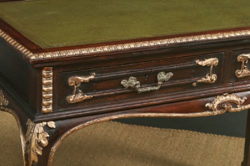 ANTIQUE FRENCH 19TH CENTURY LOUIS XV GILT LEATHER BUREAU PLAT DESK WRITING TABLE CIRCA 1880 - ADDITIONAL PHOTO 10