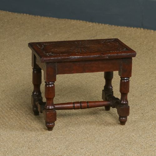 SMALL ANTIQUE ENGLISH VICTORIAN 17TH CENTURY STYLE OAK JOINT TEDDY BEAR DOLL STOOL CIRCA 1890 - ADDITIONAL PHOTO 2