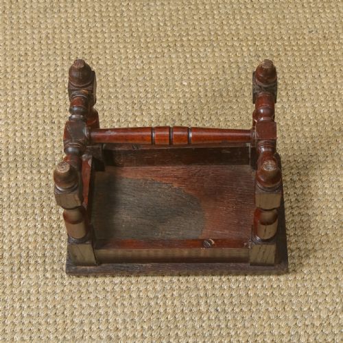 SMALL ANTIQUE ENGLISH VICTORIAN 17TH CENTURY STYLE OAK JOINT TEDDY BEAR DOLL STOOL CIRCA 1890 - ADDITIONAL PHOTO 11