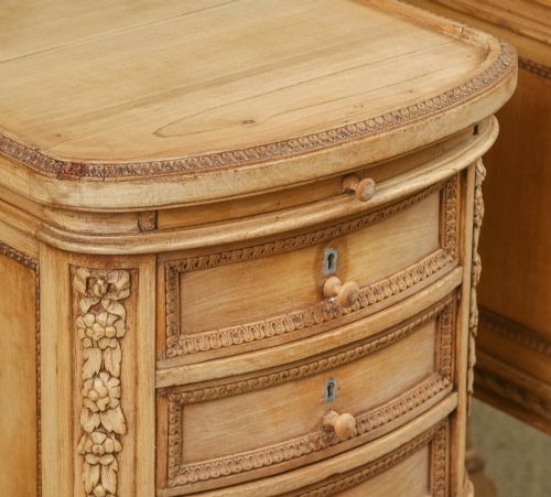 ANTIQUE ITALIAN 19TH CENTURY RENAISSANCE BEECH LIME WASHED BESIDE TABLES CABINETS NIGHTSTANDS CIRCA 1870 - ADDITIONAL PHOTO 8