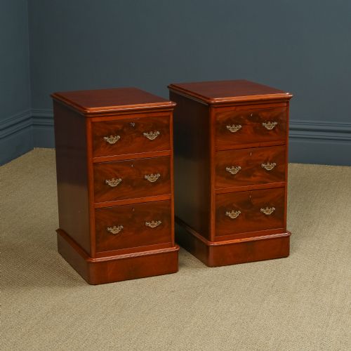 fig 2. Antique English Pair of Victorian Flame Mahogany Bedsides Chests (Circa 1880)