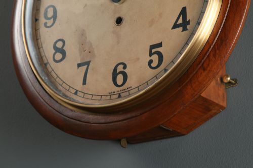 ANTIQUE 15 MAHOGANY ANGLO SWISS CHALLENGE RAILWAY STATION SCHOOL ROUND DIAL KITCHEN WALL CLOCK TIMEPIECE - ADDITIONAL PHOTO 15