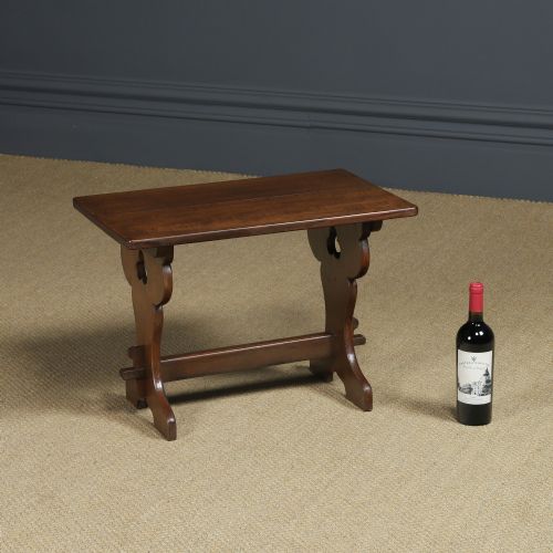 fig 1. Antique English Arts & Crafts Small Oak Occasional / Lamp / Side / Table (Circa 1920)