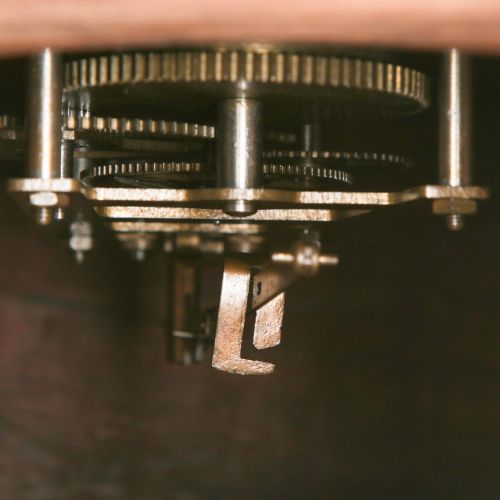 ANTIQUE 135 MAHOGANY ANGLO SWISS WATCH CO RAILWAY STATION SCHOOL ROUND DIAL WALL CLOCK TIMEPIECE - ADDITIONAL PHOTO 21