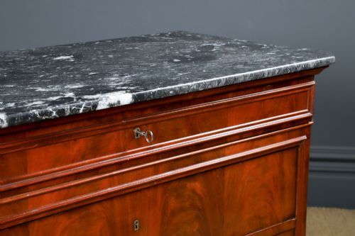ANTIQUE FRENCH LOUIS PHILIPPE BIEDERMEIER FLAME MAHOGANY MARBLE BEDROOM CHEST OF DRAWERS COMMODE CIRCA 1850 - ADDITIONAL PHOTO 5