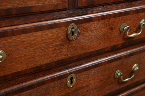 SMALL ANTIQUE ENGLISH GEORGIAN OAK MAHOGANY CROSSBANDED BACHELORS CHEST OF DRAWERS CIRCA 1780 - ADDITIONAL PHOTO 8