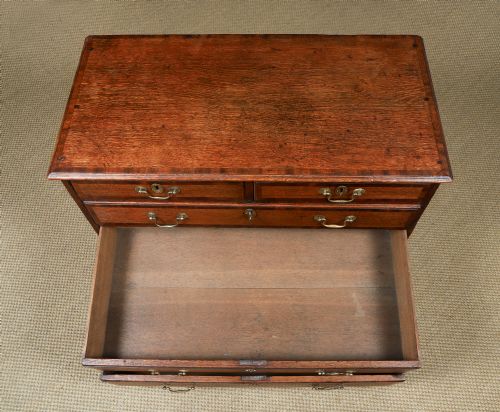 SMALL ANTIQUE ENGLISH GEORGIAN OAK MAHOGANY CROSSBANDED BACHELORS CHEST OF DRAWERS CIRCA 1780 - ADDITIONAL PHOTO 19