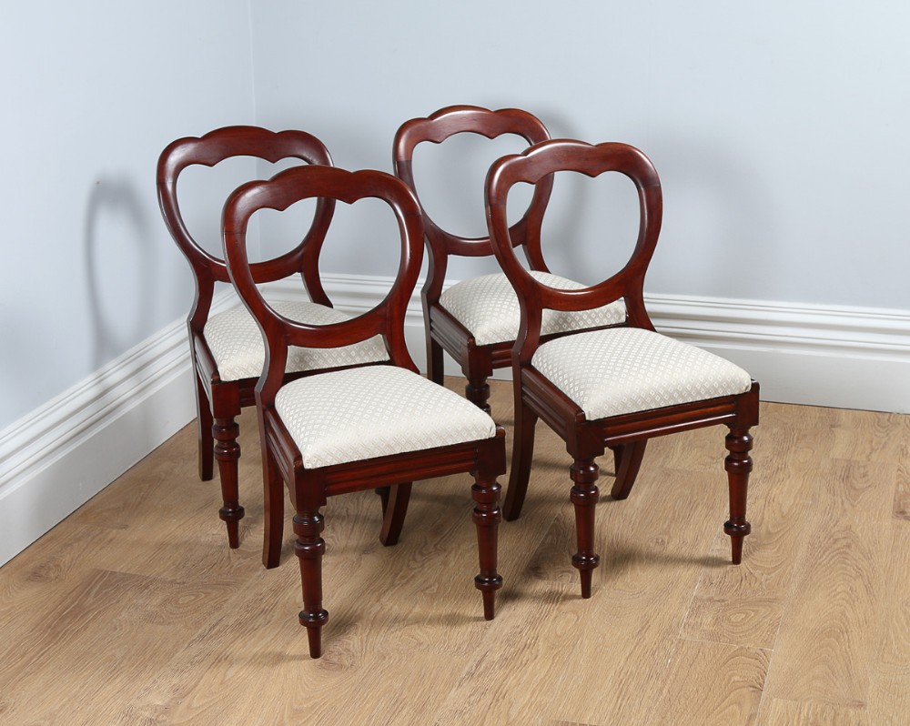 Set of 4 Mahogany Crown-Back Dining Chairs (Circa 1870)