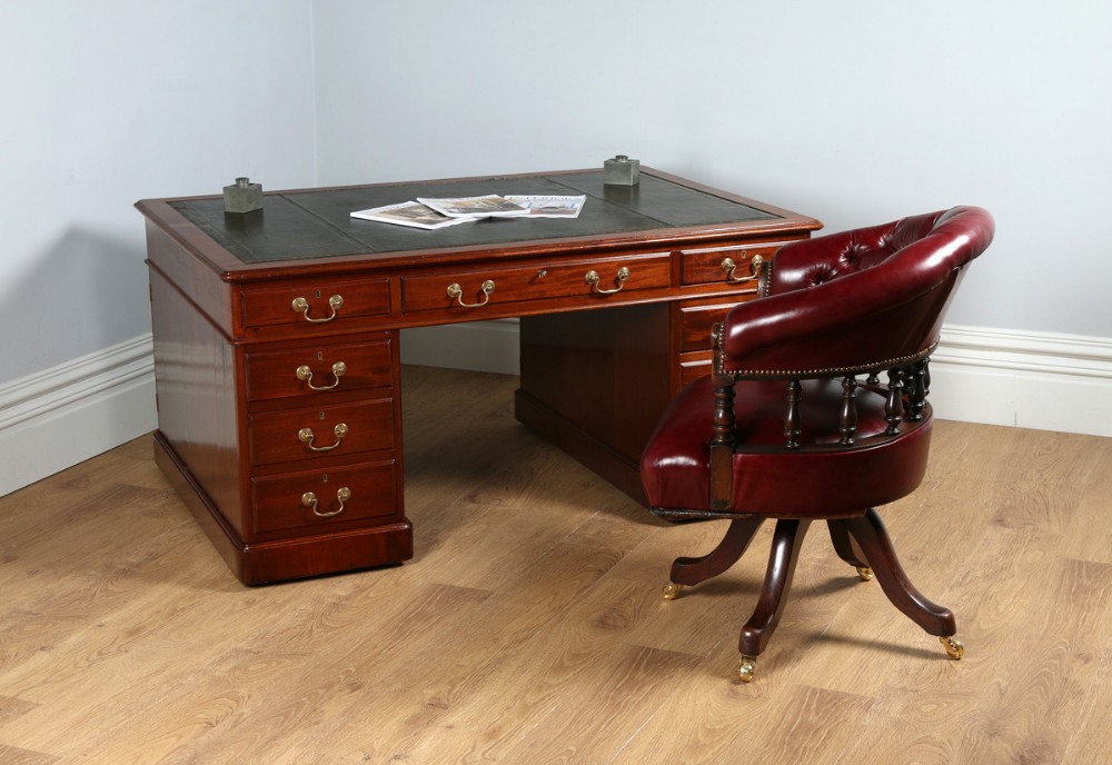 Victorian 5ft Mahogany & Leather Double Sided Partners Pedestal Office Writing Desk (Circa 1860)
