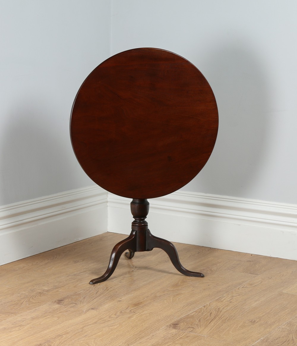 Georgian English Red Walnut Full Size Tilt Top Tripod Wine Occasional Tea Supper Pedestal Circular Table (Circa 1780)