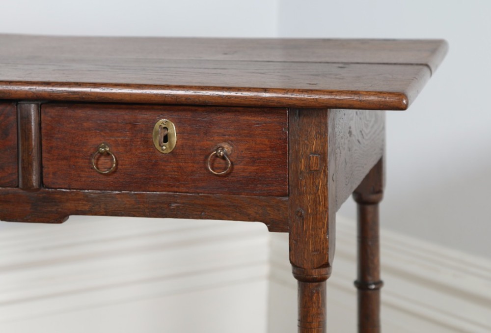 Georgian 18th Century English Country Oak Side / Hall Table (circa 1720)