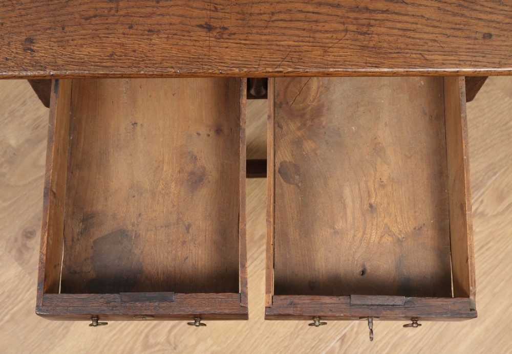 Georgian 18th Century English Country Oak Side / Hall Table (circa 1720)