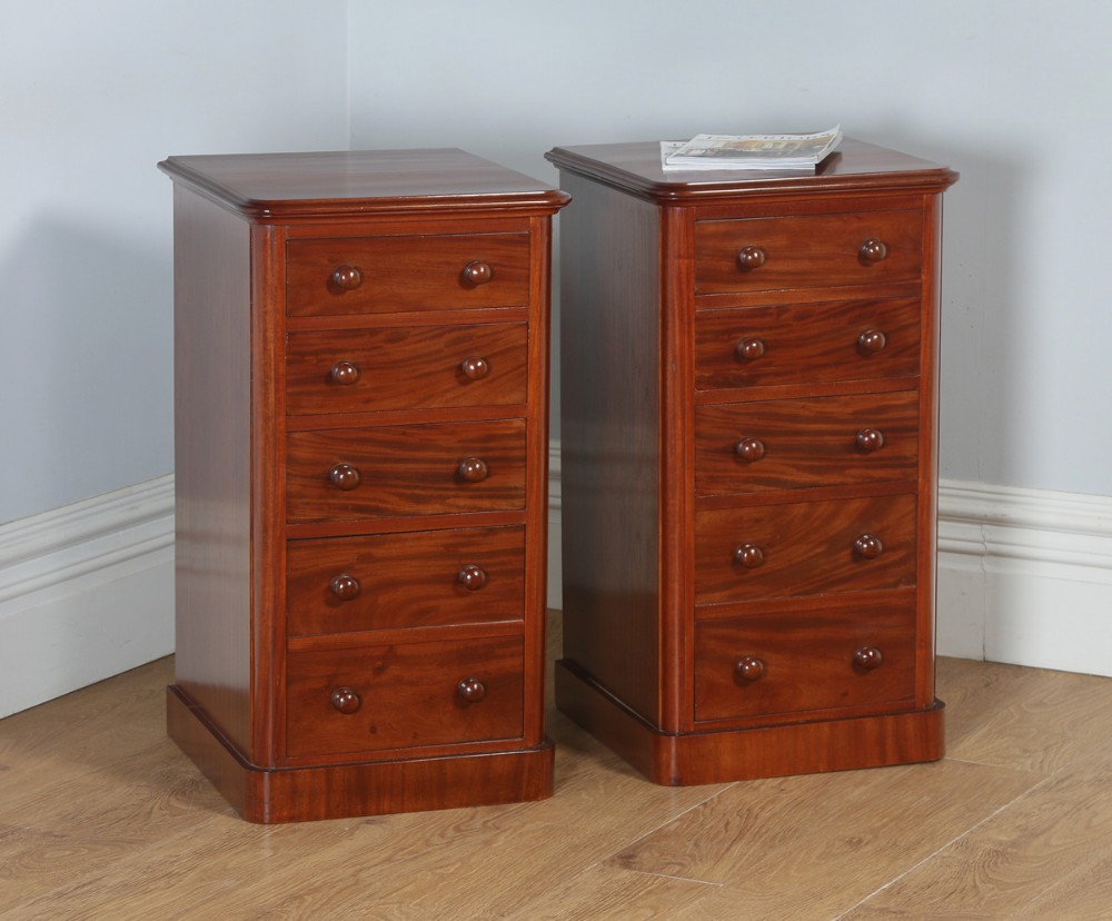 Antique Pair of English Victorian Figured Mahogany Bedside Chests (Circa 1860)