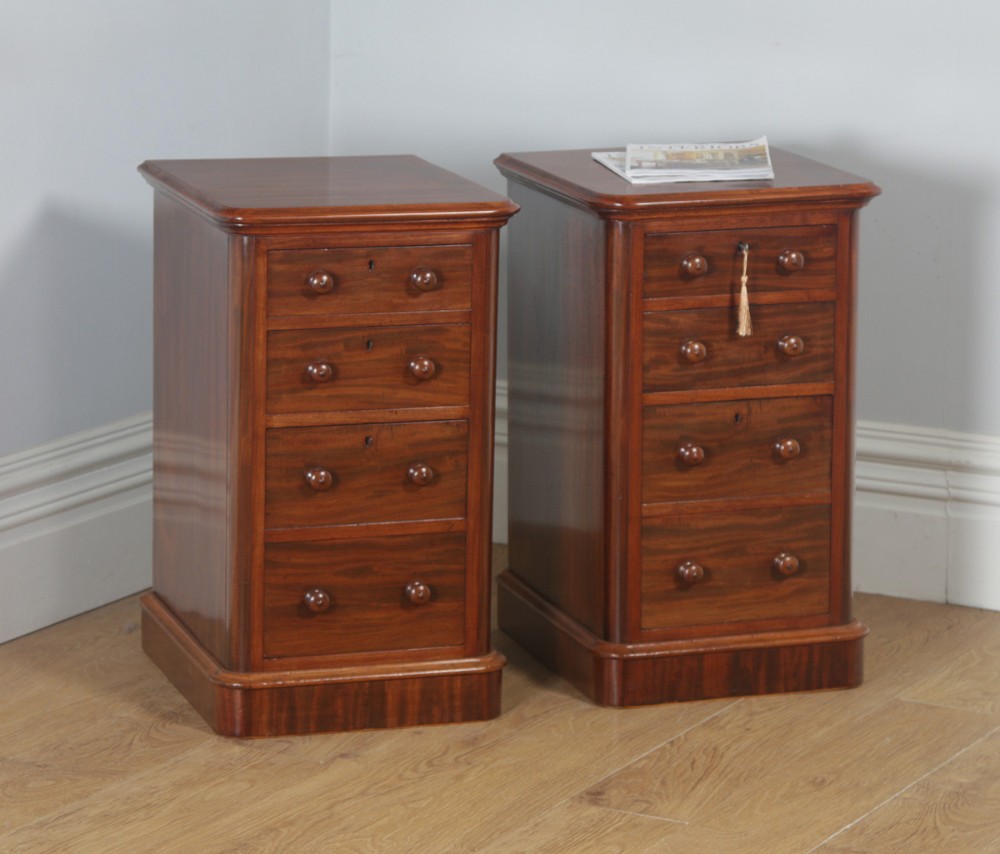 Antique Pair of English Victorian Figured Mahogany Bedside Chests (Circa 1860)