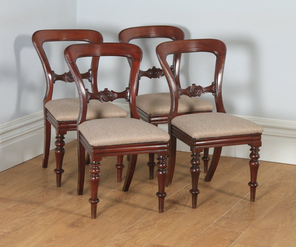 Antique English Victorian Set of Four Mahogany Balloon Back Dining Chairs (Circa 1870)