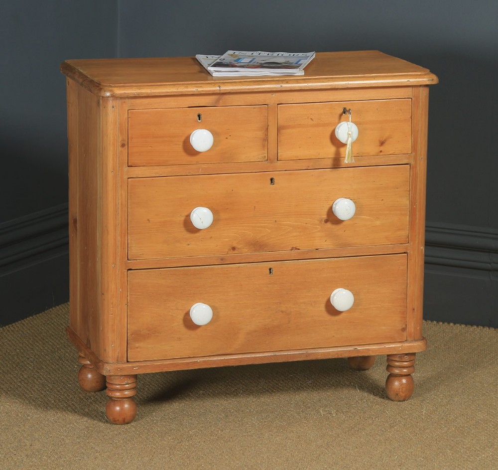 Small Antique English Victorian Pine Chest of Drawers (Circa 1860)