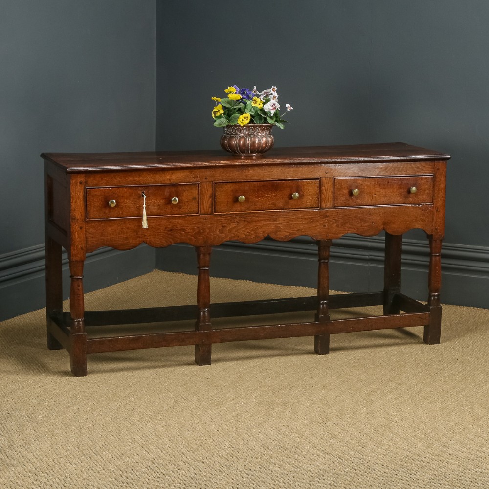 Antique Border Counties Georgian Montgomeryshire Oak Dresser Base / Sideboard (Circa 1760)