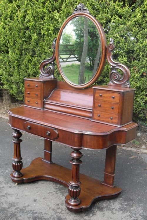 Victorian Shaped Mahogony Ladies Dressing Table