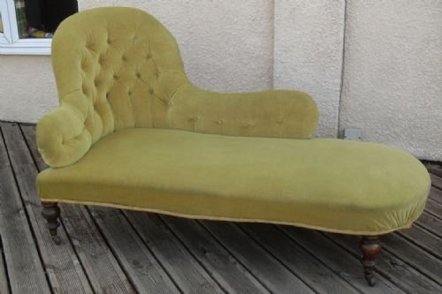 Victorian Mahogany Framed Button Back Chaise Longue