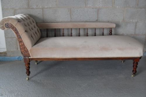 Late Victorian Oak Framed Upholstered Chaise-longue 
