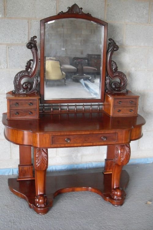 Victorian Ornate Carved Mahogany Dressing Table with 5 Drawers