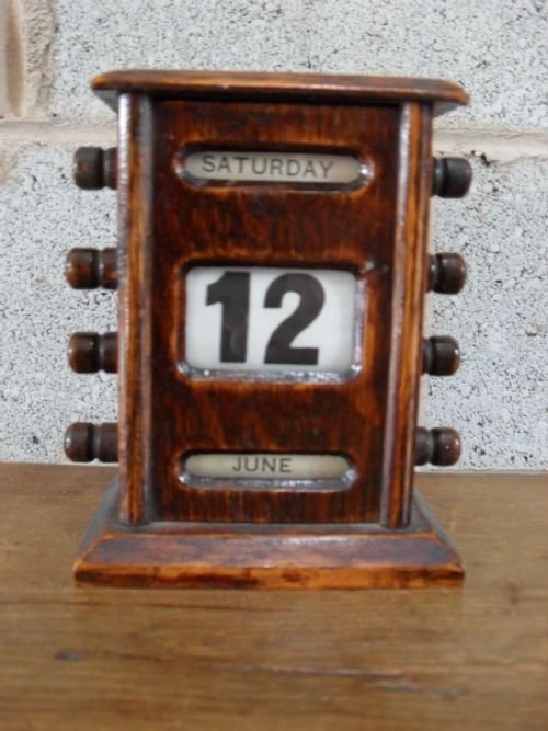Edwardian Oak Desk Top Turn Calendar