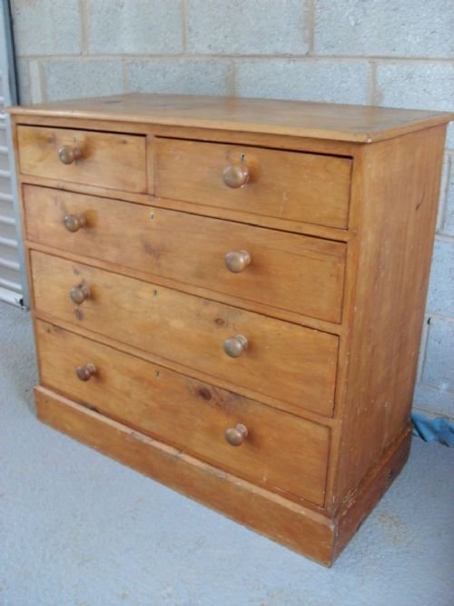 Victorian Pine Chest of Drawers with Bun Handles