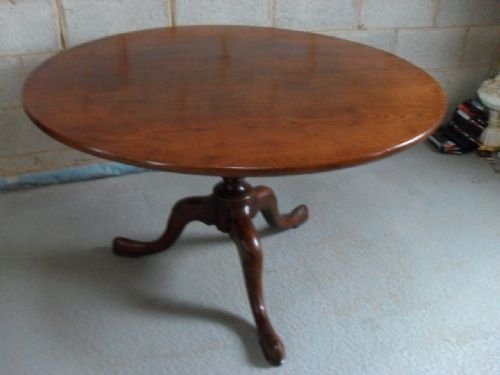 Georgian Oak Circular Dining Table on Tripod Legs
