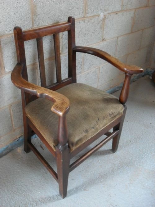 Early 19th Century Oak Open Armchair with Sweeping Arms
