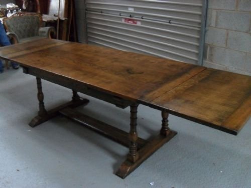 17th Century Style Oak Draw-leaf Dining Table