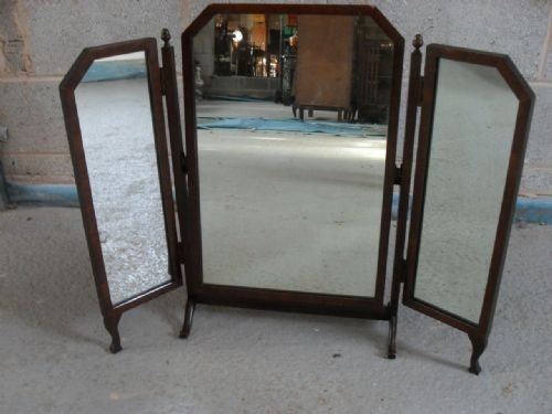 	
Mahogany Triple Folding Dressing Mirror on Shaped Feet