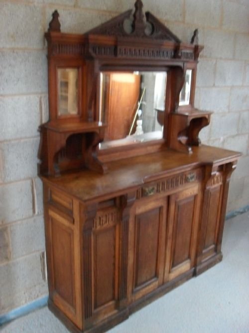 Lovely Victorian Mirror Backed Carved Oak Sideboard
