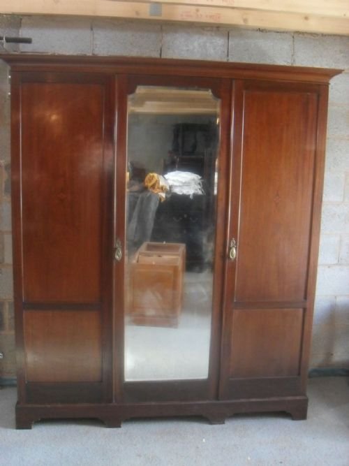 Edwardian Mahogany Triple Door Compactum Wardrobe