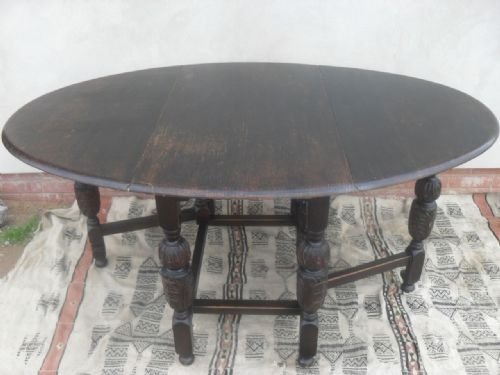 Heavy Oak Carved Bulbous Supported Gateleg Dining Table