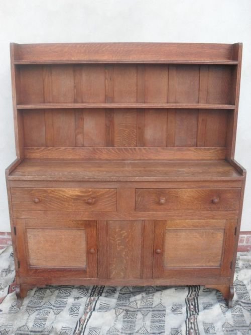 Medium Oak Low Dresser with 2 Door Cupboard & 2 Drawers