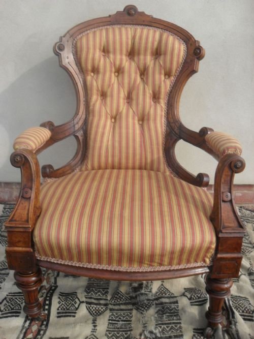 Victorian Walnut Gents Showood Fireside Armchair