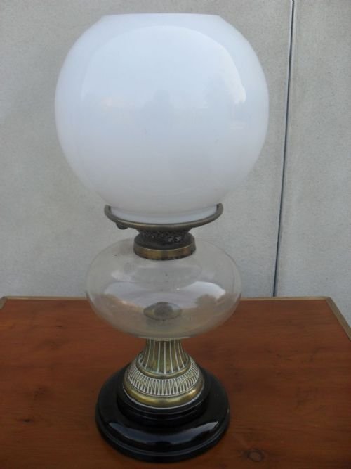 Victorian Squat Brass Bulbous Oil Lamp