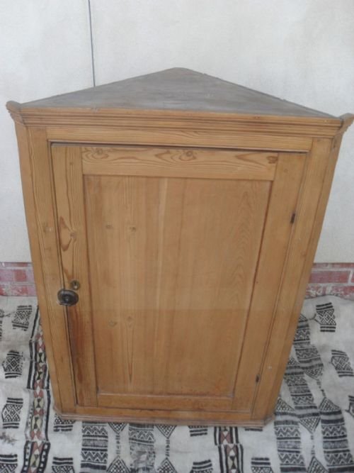Victorian Pine Hanging Corner Cupboard