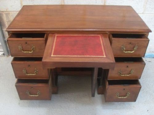 Lovely Georgian Mahogany Kneehole Pedestal Writing Desk
