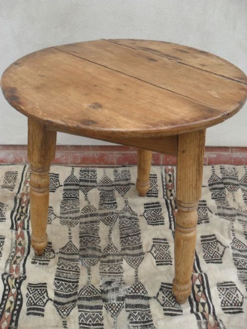 Victorian Pine Circular Cricket Table with 3 Turned Legs