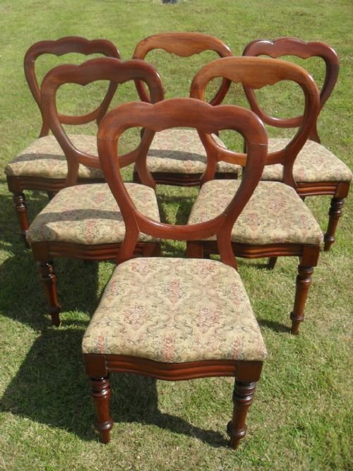 Matched Set of Six Victorian Mahogany Balloon Back Serpentine Fronted Dining Chairs