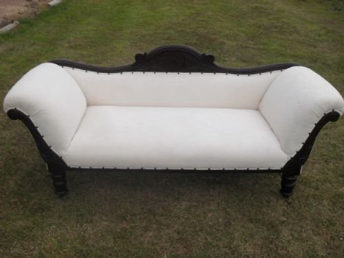 Victorian Carved Showwood Mahogany Scroll Arm Sofa/chaise Longue