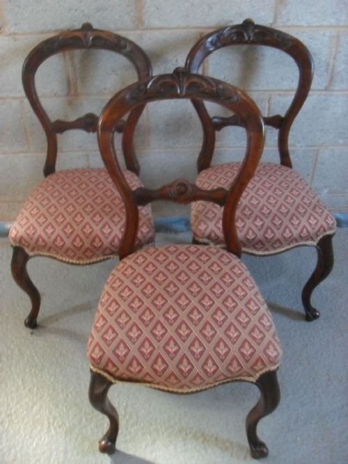 Set of 3 Victorian Walnut Carved Balloon and Bar Back Dining Chairs