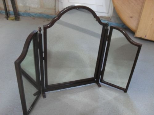 Mahogany Triptych Dressing Table Mirror with Butterfly Screen Adjustment