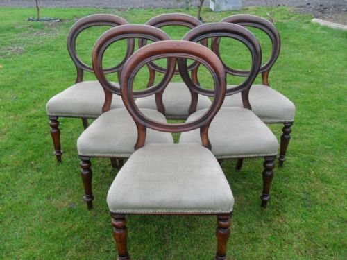 Lovely Set of 6 Victorian Mahogany Balloon Back Dining Chairs