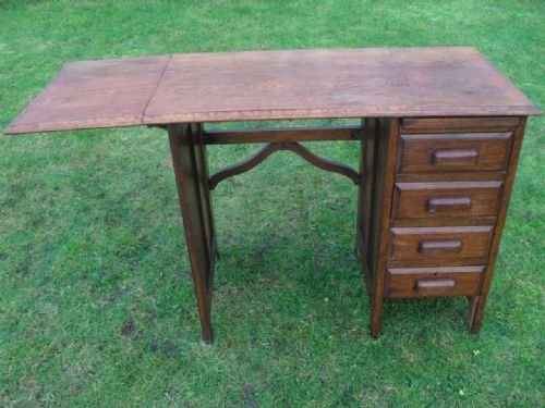 Petit Oak Single Pedestal 4 Drawer Desk