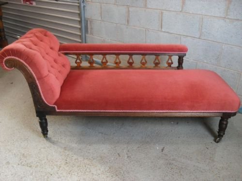 Lovely Victorian Oak and Button Upholstered Chaise Longue