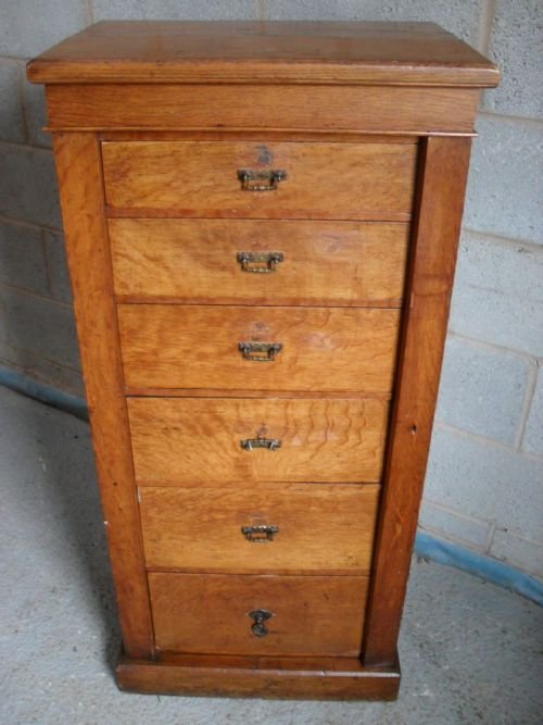 Victorian Light Oak 6 Graduating Drawer Wellington Chest of Drawers