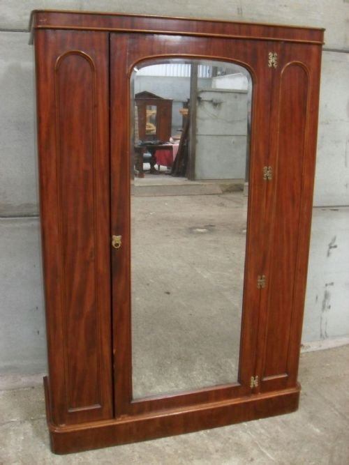 Victorian Mahogany Large Bevel Mirror Door Wardrobe